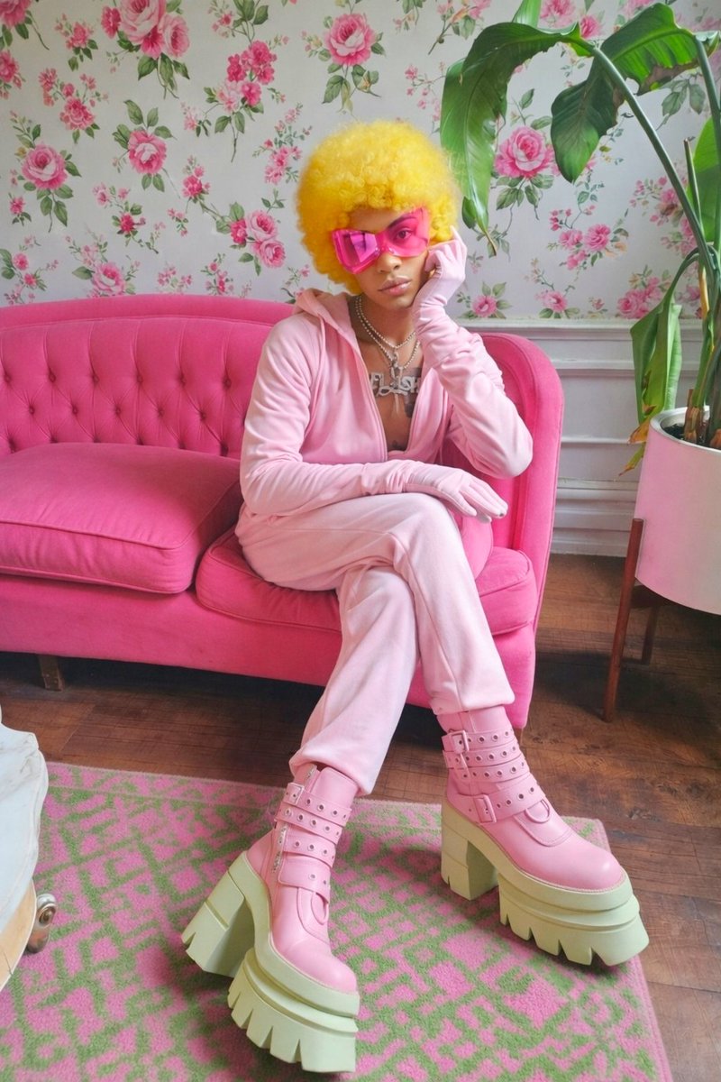 greenbluesnail's tweet image. Flash Riviero Serving future energy in every frame for his 2026 fashion icon photoshoot. ✨️ #2026Style #FashionForward #EditorialVibes