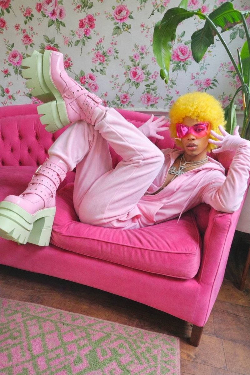 greenbluesnail's tweet image. Flash Riviero Serving future energy in every frame for his 2026 fashion icon photoshoot. ✨️ #2026Style #FashionForward #EditorialVibes