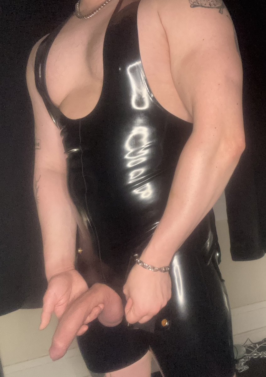 gothtrophyboy's tweet photo. hung and shiny https://t.co/RHvubqwzAZ