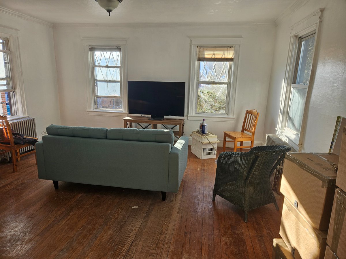 StepCuatro's tweet photo. New place is still under construction but we move (literally) https://t.co/kIMXX7tgTp