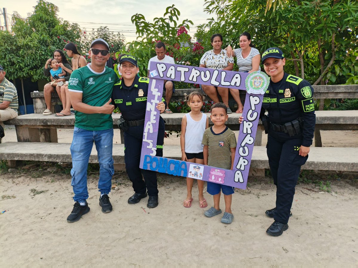 PoliciaDEMAM's tweet image. 👮‍♂️🤝 En Yondó, la Policía Nacional acompañó y participó en una actividad lúdico-recreativa dirigida a niños, niñas y padres de familia, fortaleciendo la sana convivencia.

👧🧒 Los niños son la esperanza y el futuro del mundo. 🇨🇴
#Dignidad