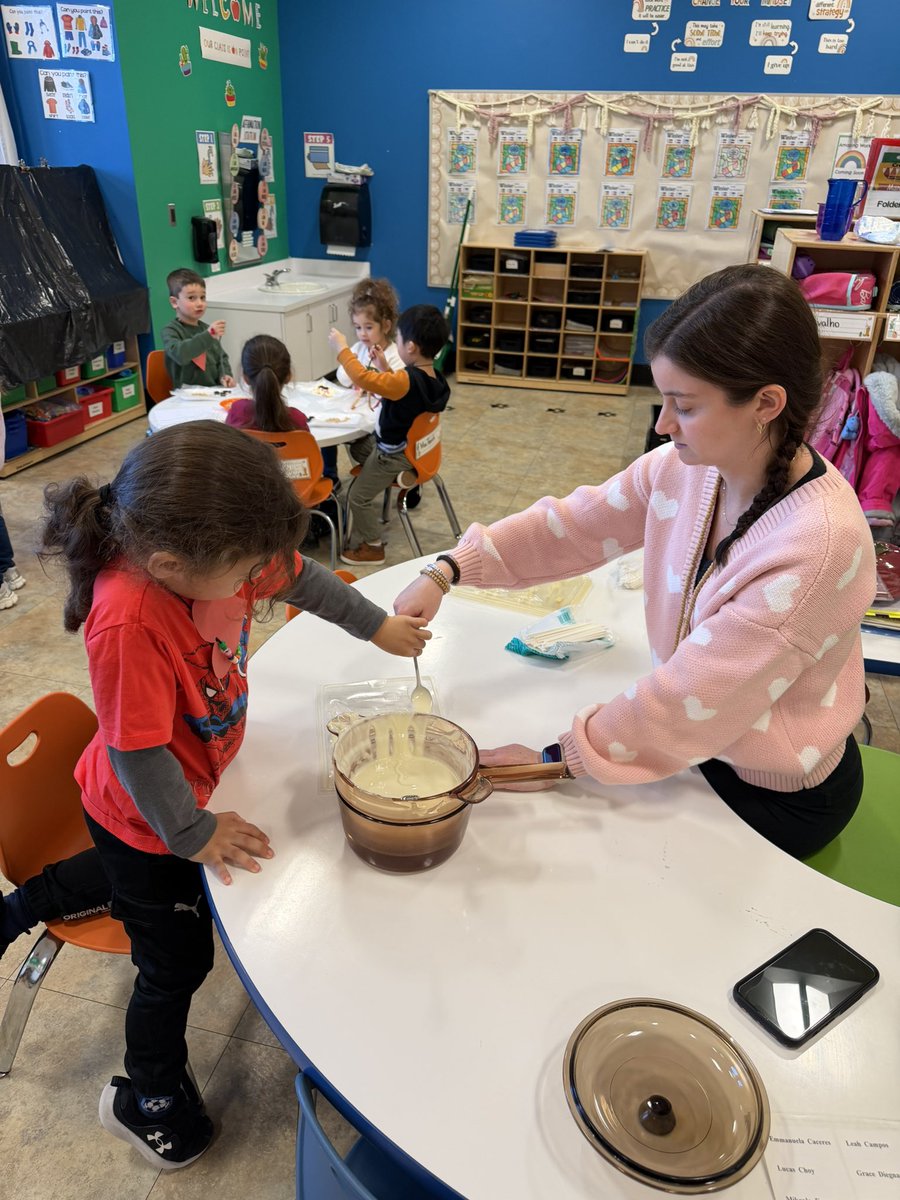 Ms. Dipaoli 🍎🖍❤️ tweet media