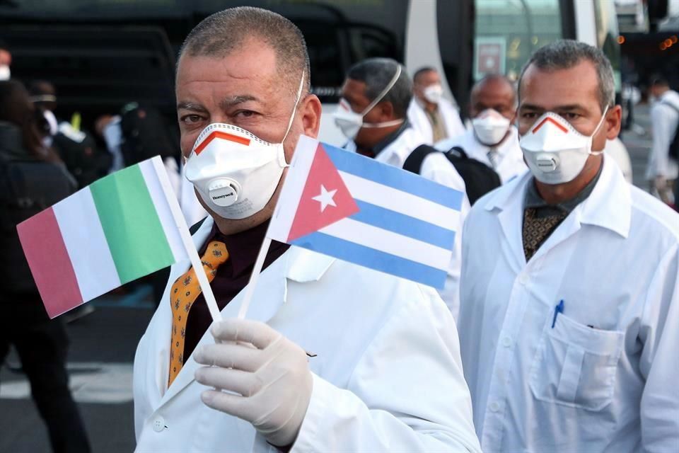 Hijo del conservador chileno A.Allamand recibió atención gratuita en Cuba, niños de Chernobil obtuvieron asistencia gratuita en Cuba, o médicos cubanos atendieron gratis en Lombardia contra Covid. Si hay reciprocidad y patriotismo, hoy Chile, Ucrania, Italia, deben ayudar a Cuba