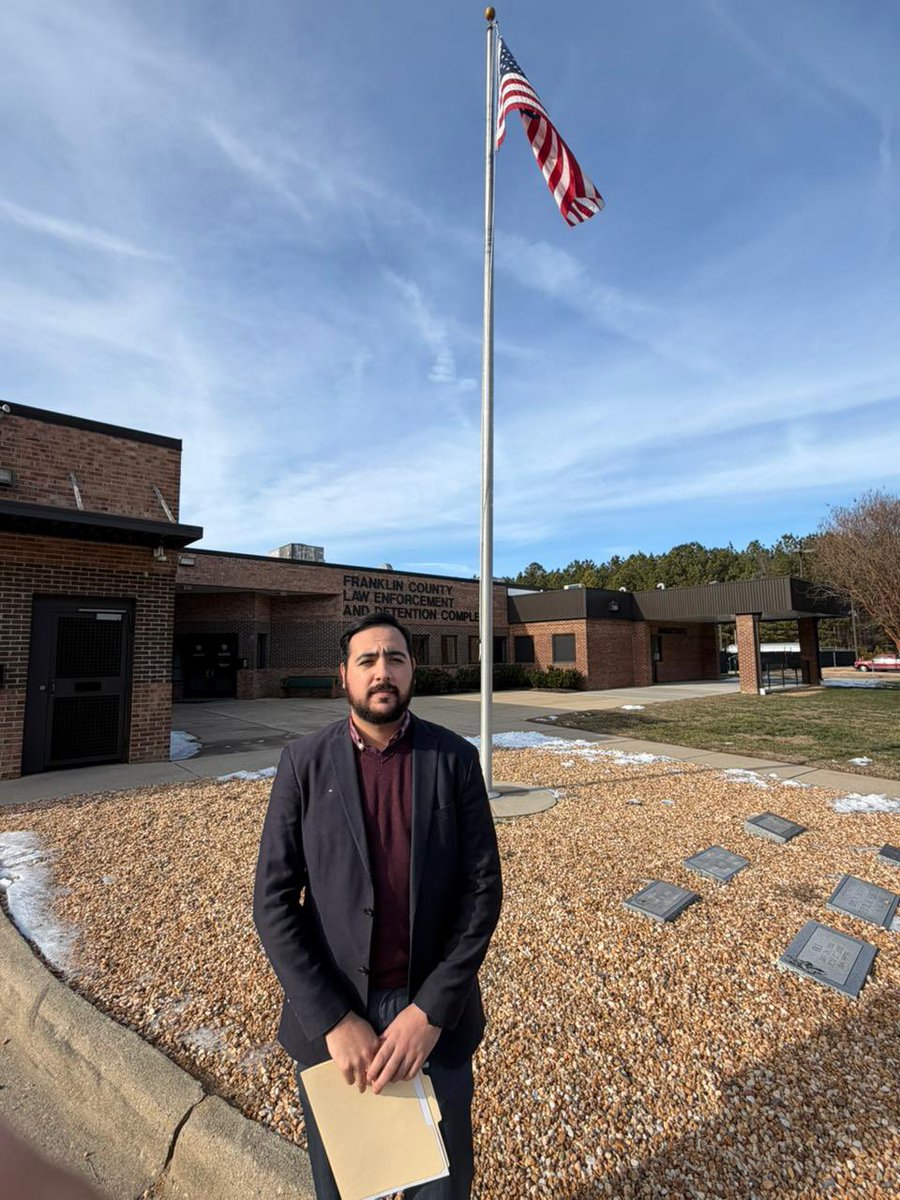 ConsulMexRlm's tweet photo. El Consulado General de México en Raleigh continúa reforzando las visitas de protección consular en centros de detención.

El día de hoy se realizó una visita al Franklin County Law Enforcement and Detention Complex, reafirmando el compromiso de brindar atención y acompañamiento. https://t.co/unxYUxPKhH