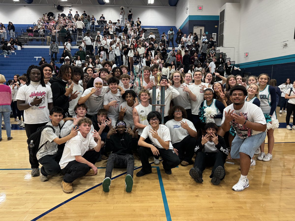 The juniors took home the spirit stick and the homecoming trophy BUT they did not beat the teachers at tug of war. Maybe next time 🤪

<a href="/waynes_siegel/">Stephen Wayne</a> 
<a href="/SiegelHighStars/">Siegel High School</a>
