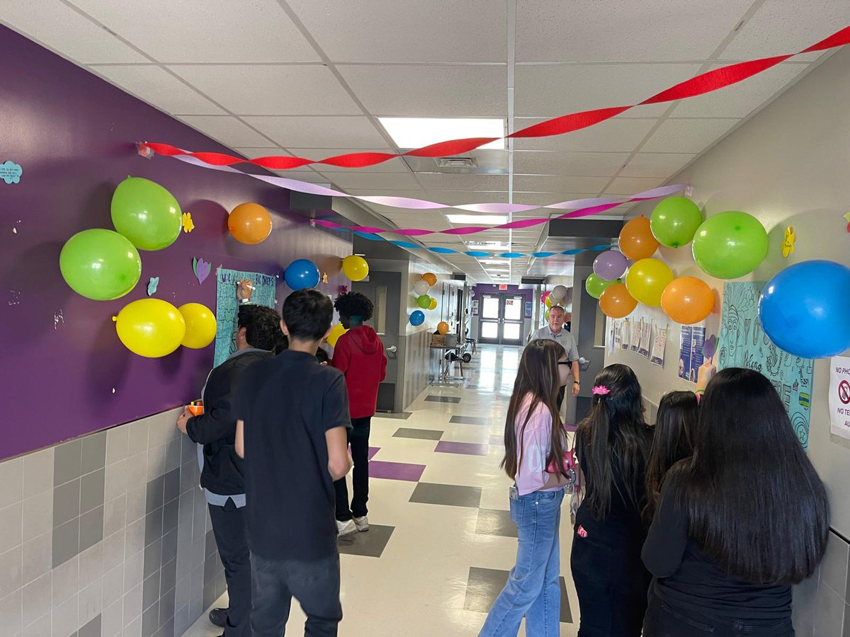 Shenandoah Middle School Museums Magnet tweet media