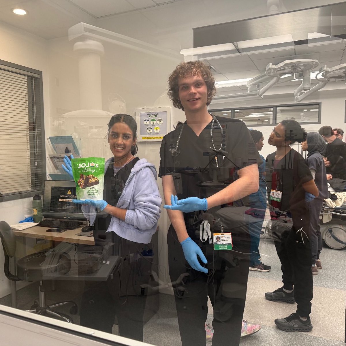 ClubIverson's tweet photo. Lucas poses with Shabana and a pack of Jojo's Pistachio Almond Cranberry Bites on the set of da Pitt.

via kimsstethoscope on instagram https://t.co/px1cLKOoJx