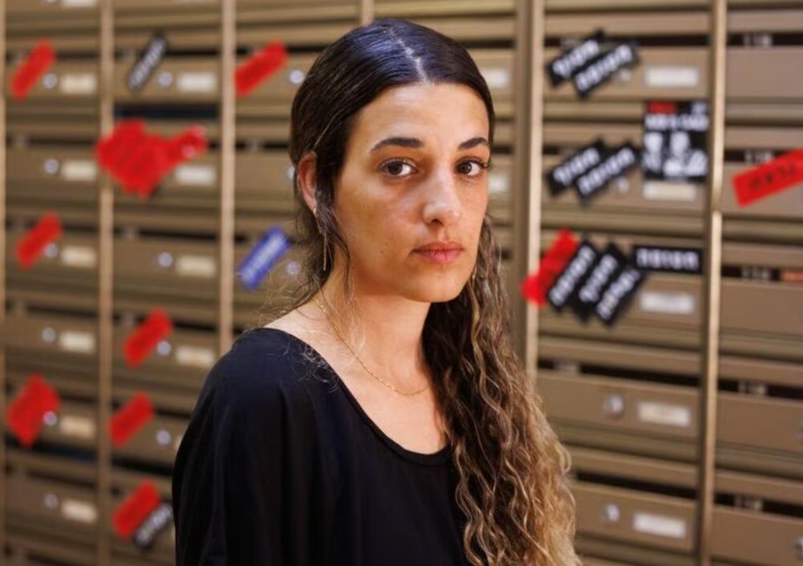 HOSTAGE WAS RAPED "ALMOST EVERY DAY" BY HAMAS💔

👩🏻Her name is Miss Arbel Yehoud. 

She was 28 when she was kidnapped by Hamas. 

She was in captivity for more than 482 days, and was the last female hostage released from Gaza. 

As of today, over a year has passed since the world