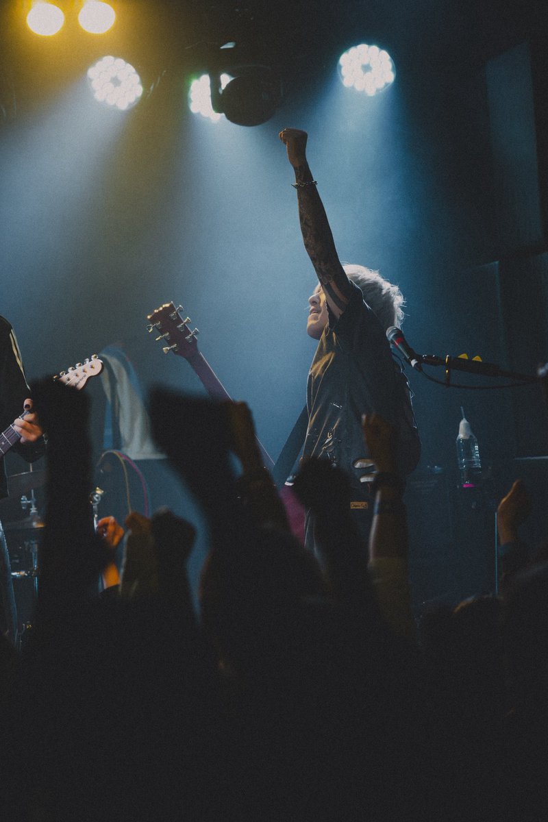 tomo11guitar15's tweet photo. エースとこのタイミングで2マン出来たこと、自分たちの人生を変えた日と言っても過言ではないくらいに大きかった。エースを好きなみんなの熱量も半端なかった、また必ず再会しよう https://t.co/VcFFCNKOi6