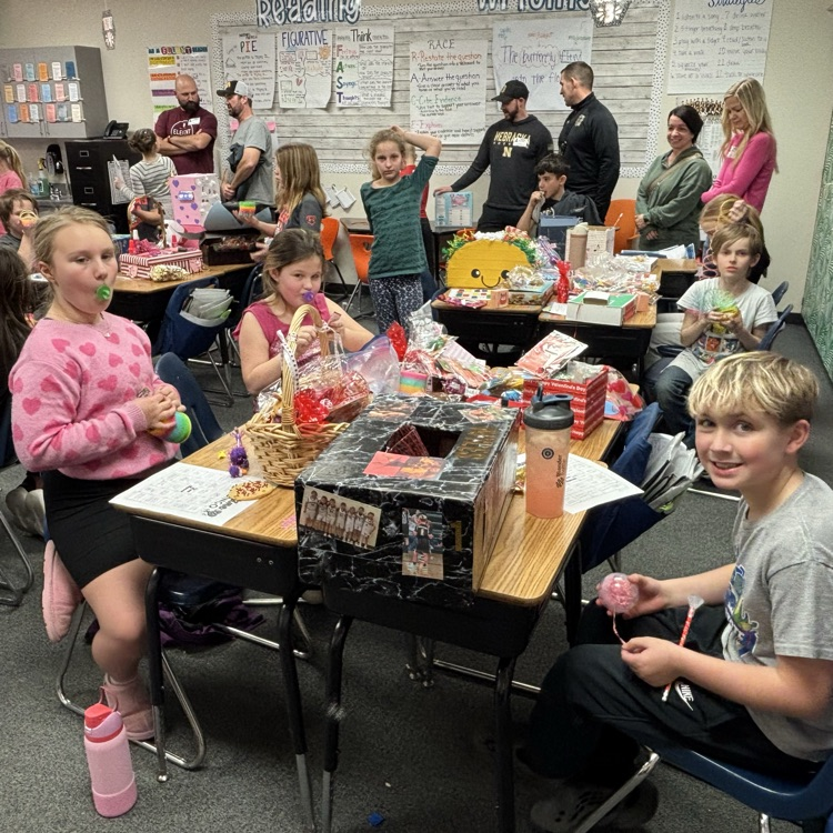 GCSD_Westelem's tweet photo. Friendship party fun at West! 💕 https://t.co/iYHB3et2Hw