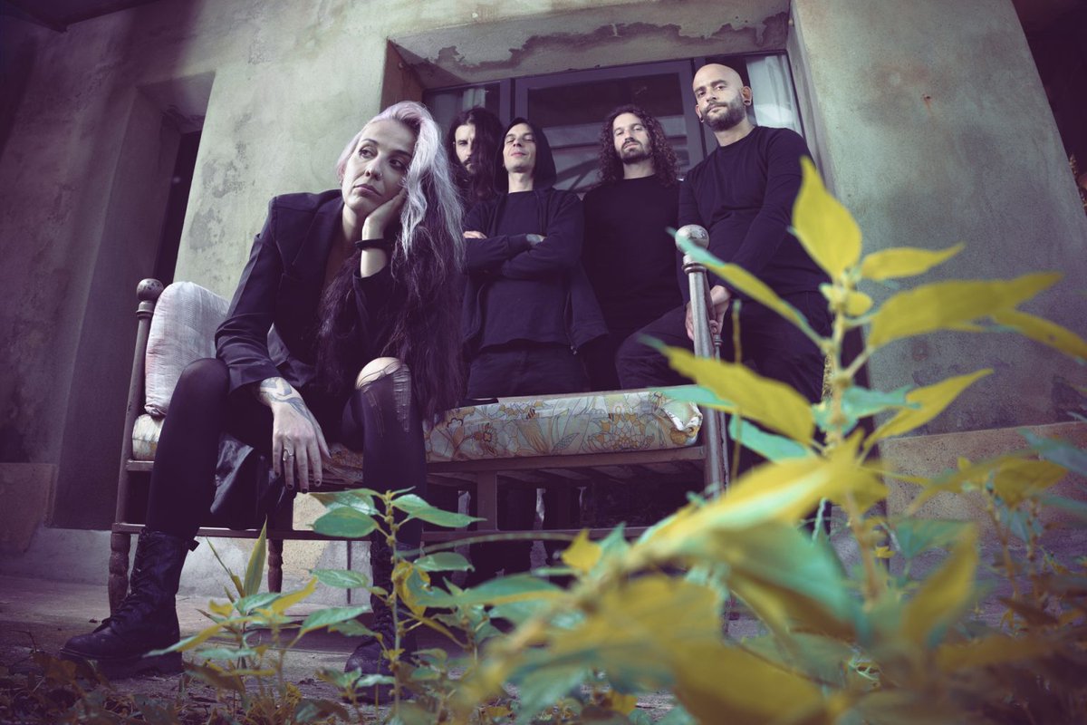 SeasonofMist's tweet image. Fascination, repulsion, seduction, and destruction blend into one on Ponte Del Diavolo's 3rd advance track “Lunga vita alla  necrosi”.

Revisit it at youtube.com/watch?v=XhZUkJ…

#postmetal #postpunk