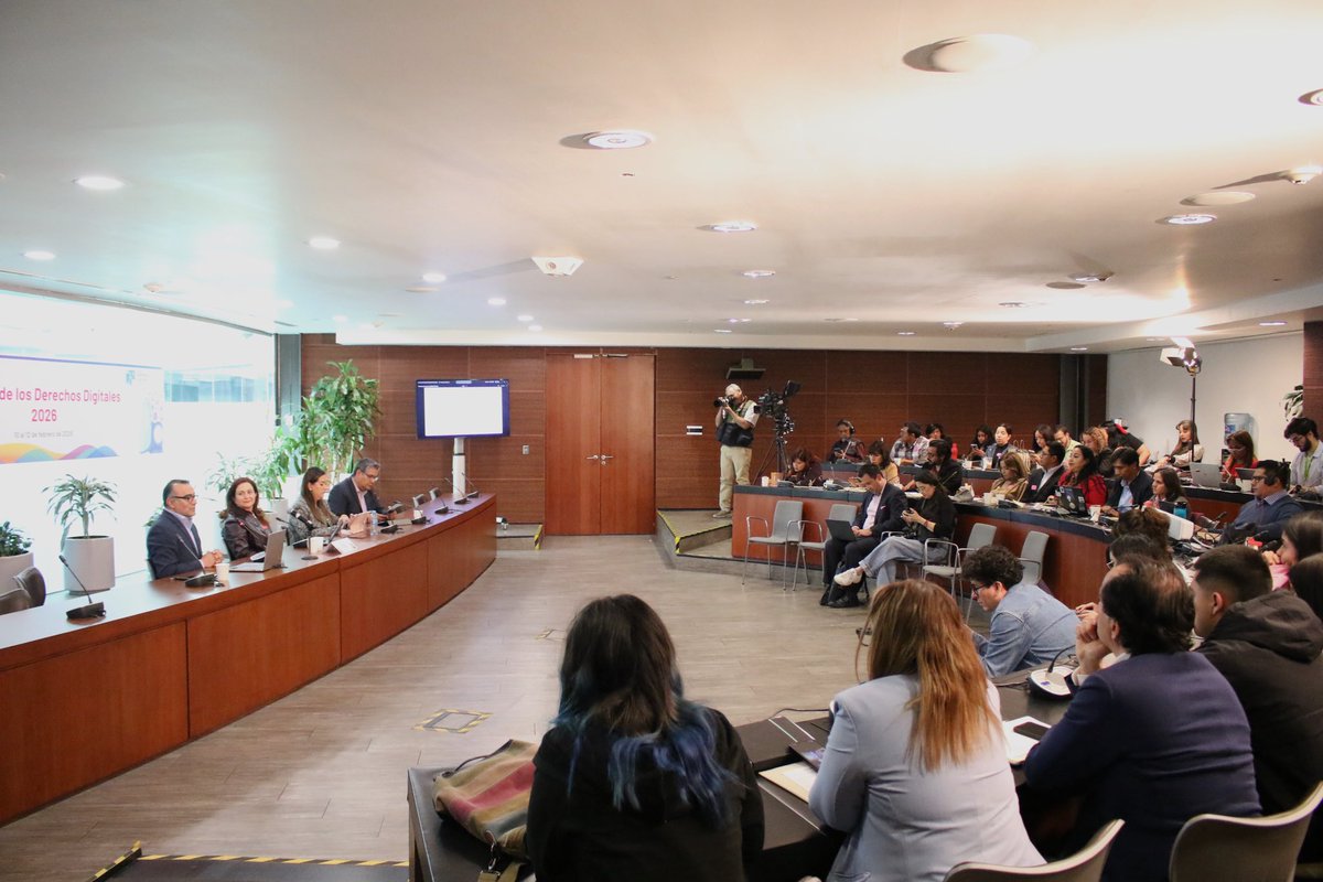 Nuestra oficina acompañó a la Titular de la Oficina Ejecutiva del Gobierno de Nuevo León, Mtra. Mariela Saldívar y al Titular de la Comisión Estatal de Mejora Regulatoria, el Mtro. Julio Alberto Aguilar durante su presentación en la Semana de los Derechos Digitales 2026 en el