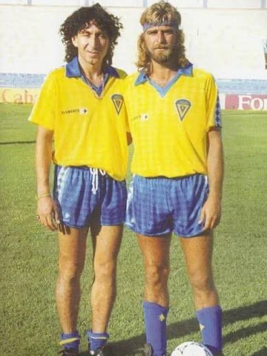 Todavía no había ni nacido y aún me quedaba tiempo, pero esta estética es pura aura.