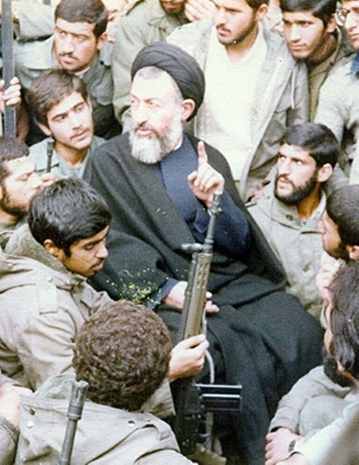 ✨Düşmanla güçlü bir şekilde karşı karşıya gelmekten korkan ve sorumluluktan kaçan her fert ve toplum, ölüme mahkûmdur.

Şehid Beheşti (r)🌹