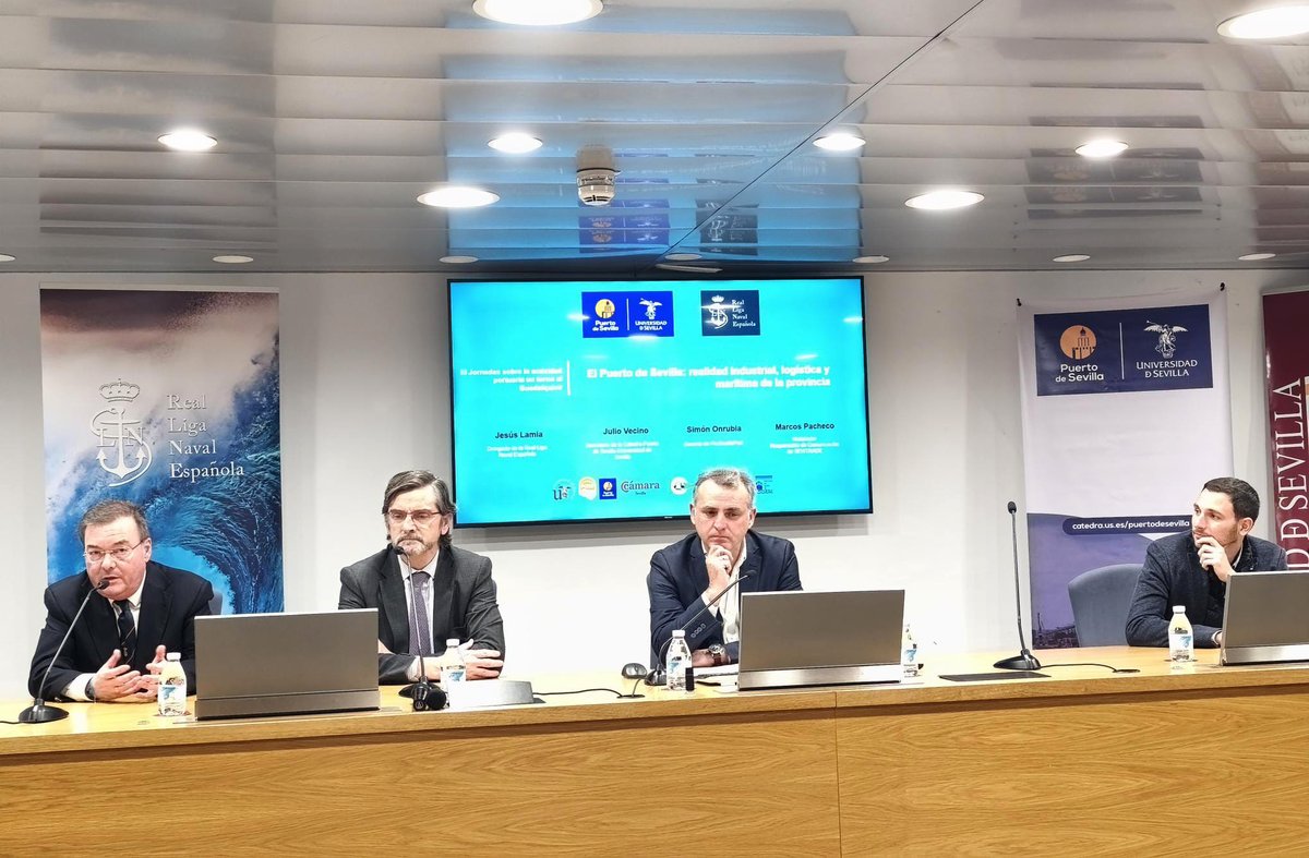 prosevillaport's tweet photo. Hemos participado en las III Jornadas sobre actividad portuaria en torno al Guadalquivir, organizadas por la @USPuertoSevilla en la @FceyeUs. Nuestro gerente, Simón Onrubia, ha presentado al ponente, Marcos Pacheco @pacheco92, quien ha analizado la evolución del #PuertodeSevilla. https://t.co/VIjpytlJM0