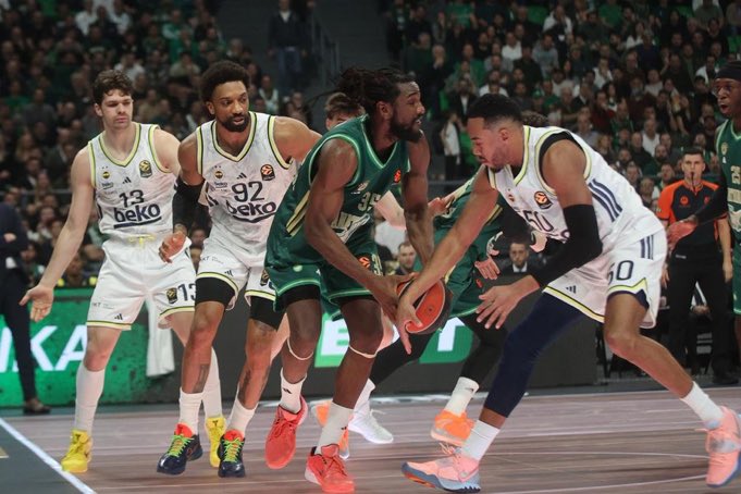 🔥 OAKA'DA ZAFER FENERBAHÇE BEKO’NUN! 🔥🔥🔥

🟡🔵 Fenerbahçe Beko, EuroLeague 28. hafta maçında Panathinaikos'u Atina'da 85-83 mağlup ederek 20. galibiyetini aldı ve liderliğini sürdürdü.

⚡️ Tebrikler <a href="/FBBasketbol/">Fenerbahçe Beko</a> 👏