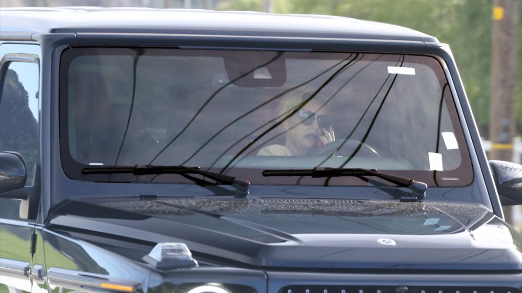 Mr. Iconic 👔 tweet media