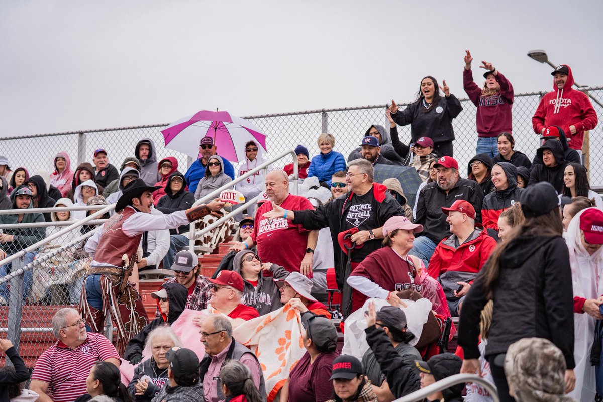 NMStateSoftball's tweet photo. Pistol Pete bringing the ENERGY!⚡️

#AggieUp https://t.co/gQNdV0cVah