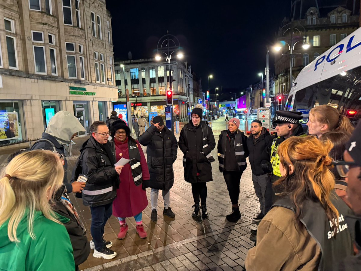 SimonHodgsonLCC's tweet photo. ◼️#NightSafeLeeds high vis Street Briefing pics

TY 2 Cllr Hamilton @monoanton for joining us 👍🏽

More teams coming out later as the pace of the NTE picks up.

#BeSafeFeelSafe
Don’t hesitate to reach out if something is wrong or you feel unsafe🫶🏽
LookOutForOneAnother https://t.co/5U688vkSvt