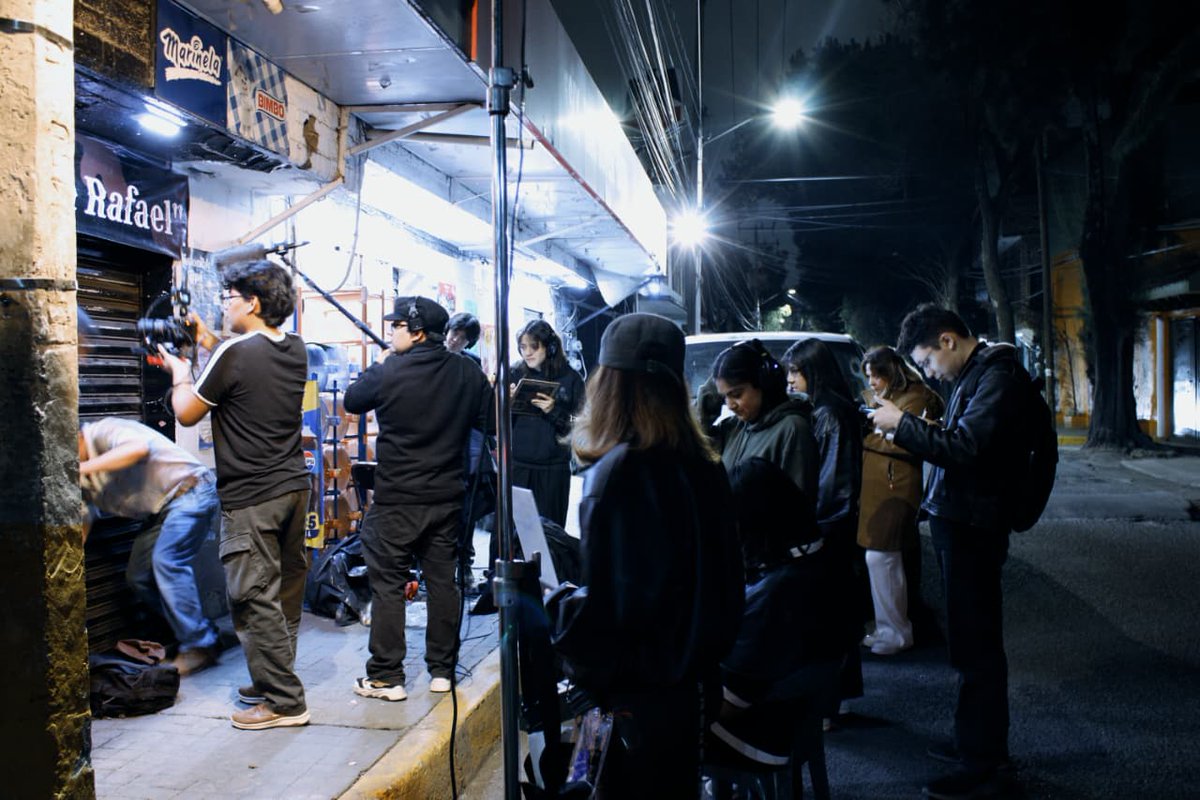 🎬✨ Los Paramount concluyen el rodaje de “Licorería Don Rafael”
Una producción realizada por Nicole Alexa Madrazo Real e Israel Jesús González Mandujano, bajo la dirección de Emiliano Pérez Cuadros.
#finderodaje #losparamount #licoreríadonrafael #CreadoresAudiovisuales #AMCI