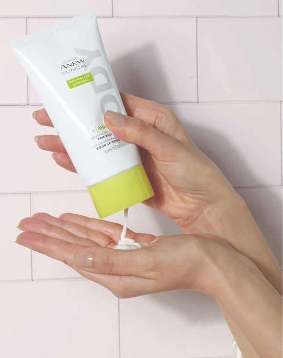 Maudies17Beauty's tweet image. Give your body the same care as your face ✨
 Isa Knox Anew Clinical Revitalize &amp;amp; Reveal Resurfacing Lotion for Body helps renew skin texture for smoother, healthier-looking skin from head to toe 💙
#Avonambassador #Avon #IsaKnox #AnewClinical