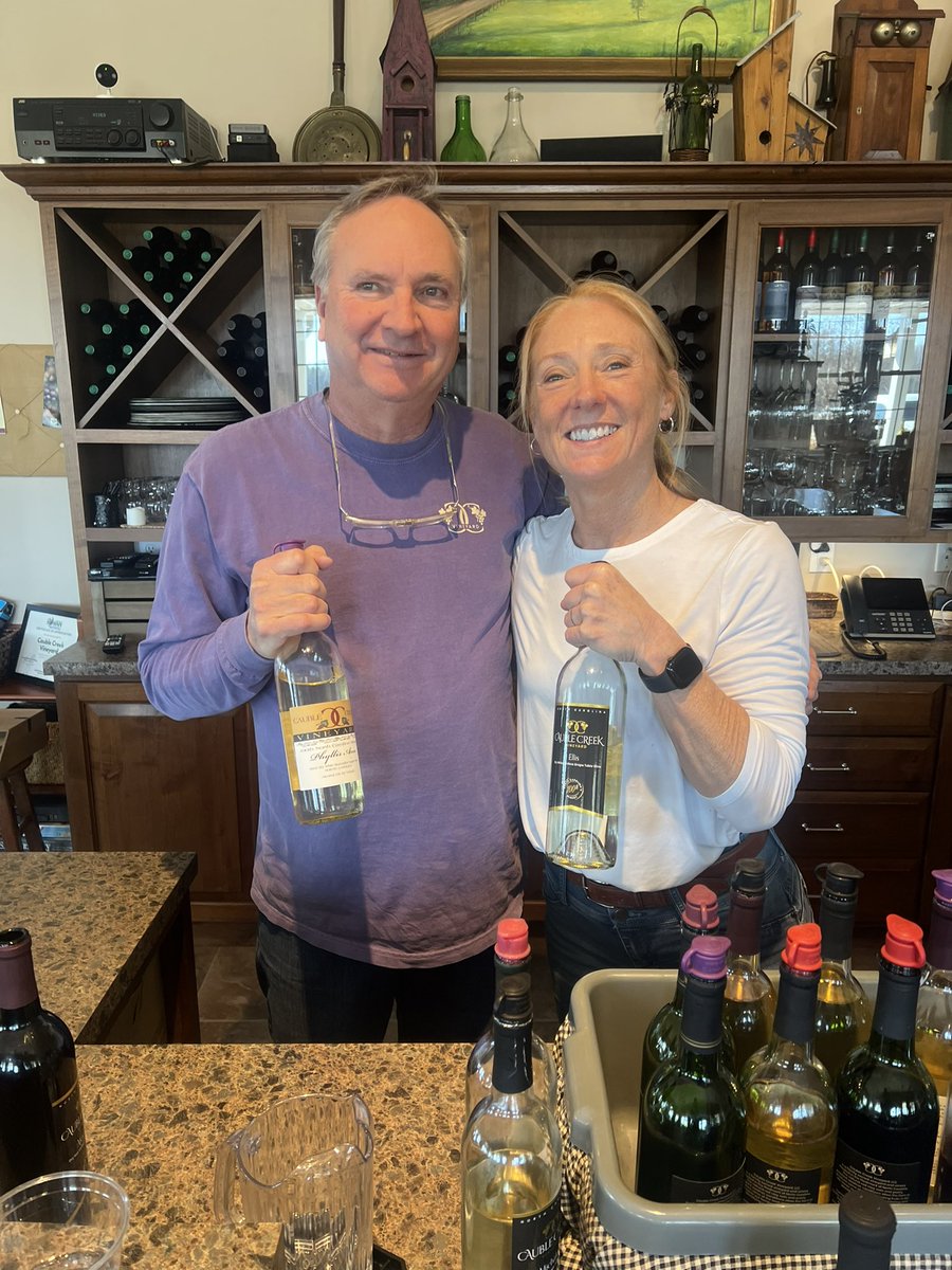 wineyfriends's tweet photo. 🍷 Five wineries. Three days. No regrets. 

🍷 We started our long weekend at Cauble Creek Vineyardthe tasting took us from crisp, dry pours to smooth, sweet finishes. https://t.co/vyQ9cEd4Lf