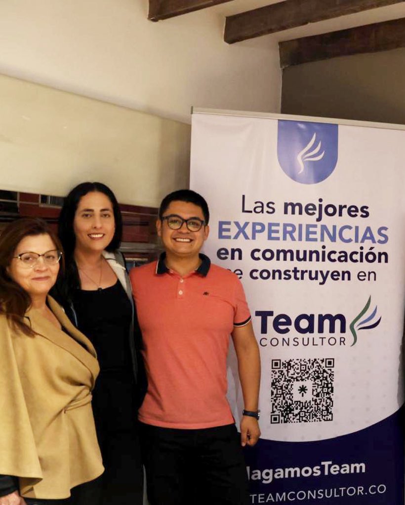 La mejor comunicación nace de la diversidad. 👥

Talentos, disciplinas y miradas distintas trabajando juntas para crear mensajes con impacto y confianza.

Así somos en Team Consultor.
👉 #DreamTeam #HagamosTeam