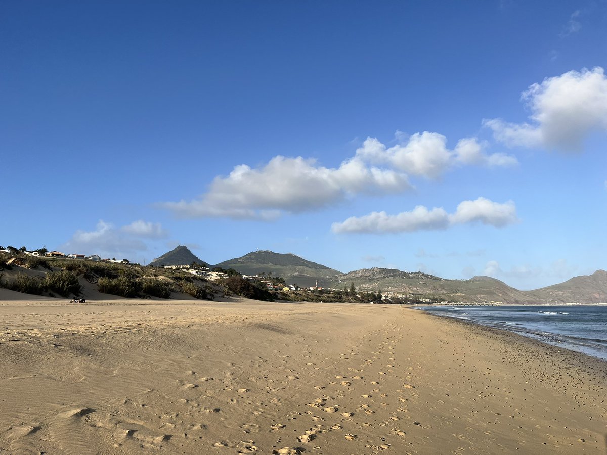 helsvarc's tweet image. Well, an unexpected stopover in Porto Santos Madeira .. what a little jewel of an Island 🩵💎
Beautiful beaches 😍🔆 
#unscheduled #nightstop #crewlife 🛫🛬