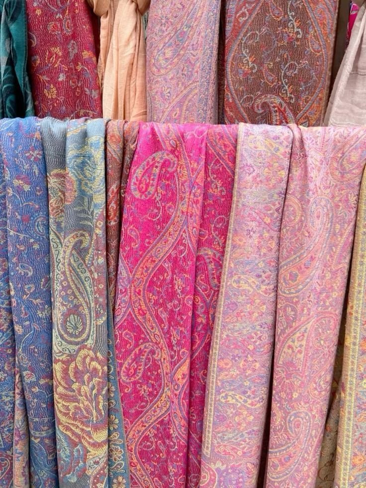 fairiehaze's tweet photo. I really love pretty fabric https://t.co/4VwLcwjRuo