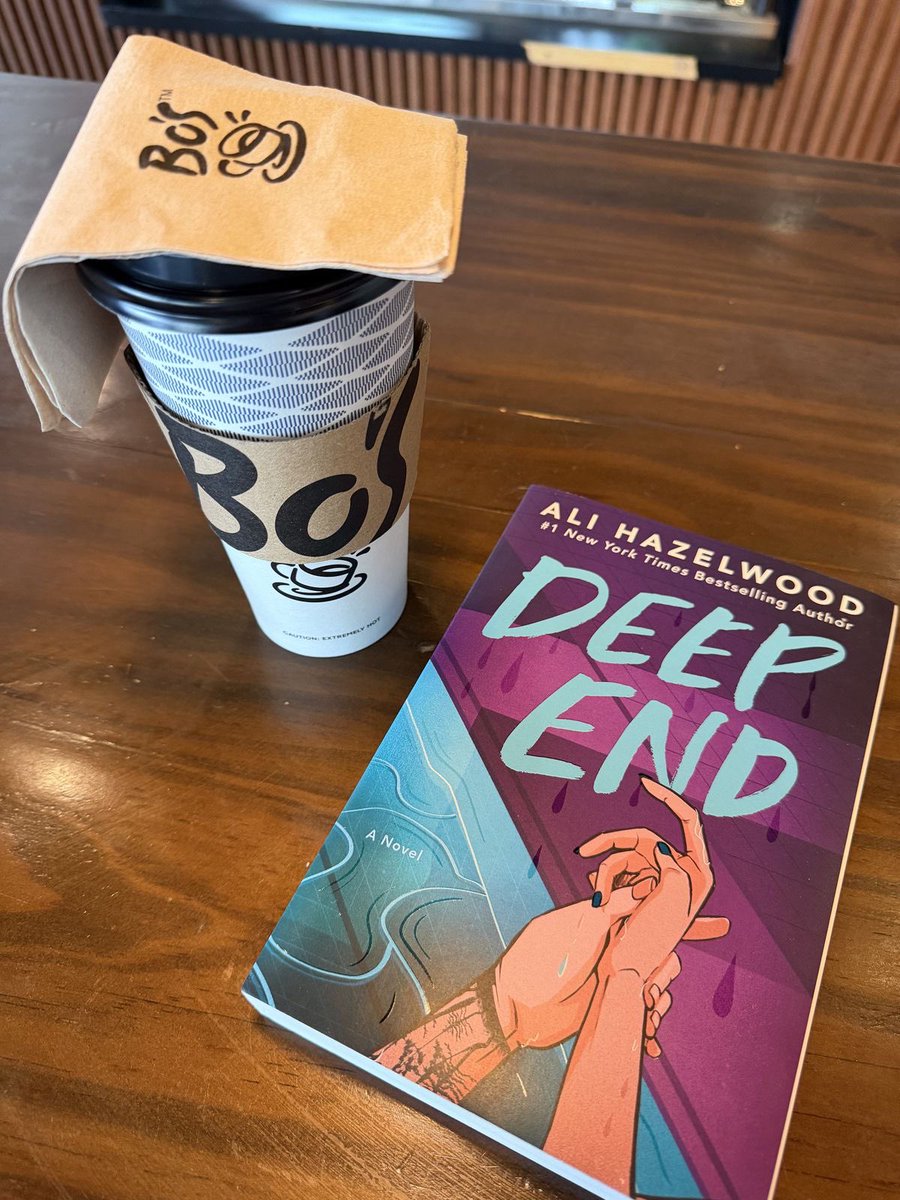 AlexaPearl_e's tweet photo. Let’s read together and do everything  romantic in the book 🥰 https://t.co/zTkzdWr7Cf