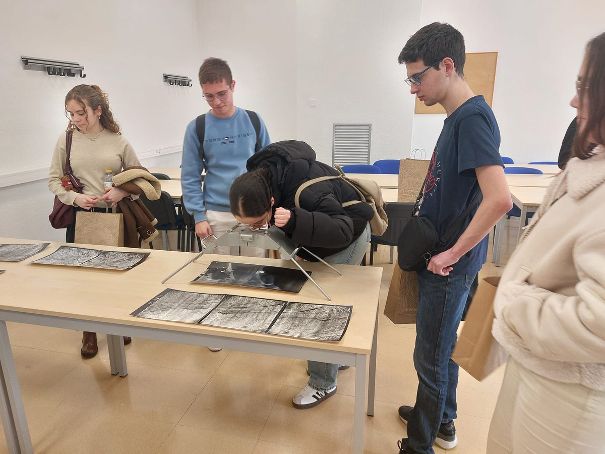 Hoy se ha celebrado la XVI Olimpiada de Geografía. Un día de muchas actividades, geografía y movimiento en la Facultad de Letras de la UMU. ¡Muchísimas gracias a todos los que hacen posible la celebración de estos eventos! 🌍🗺️