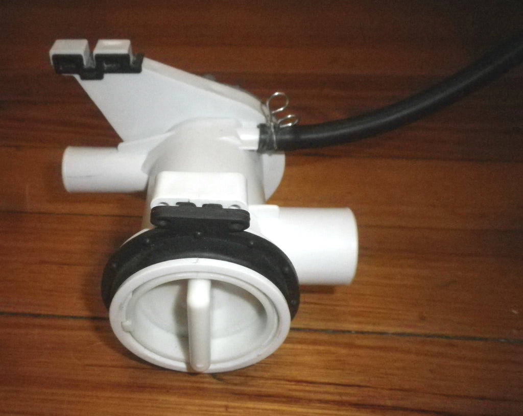 allfix's tweet image. Samsung Front Loader Complete Pump with Housing - Part # DC96-01533B dlvr.it/TQxnHq