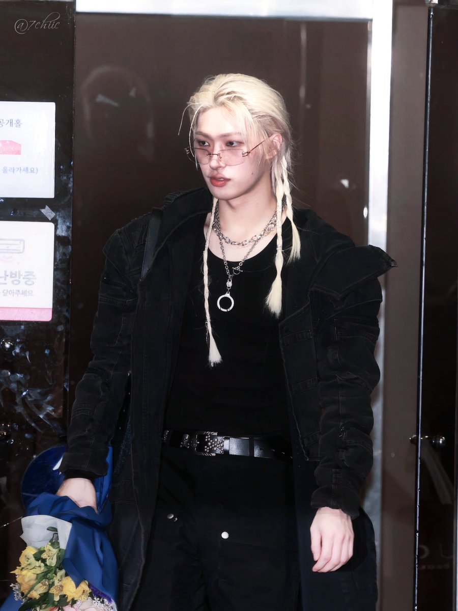 𝐂𝐡𝐢 tweet media