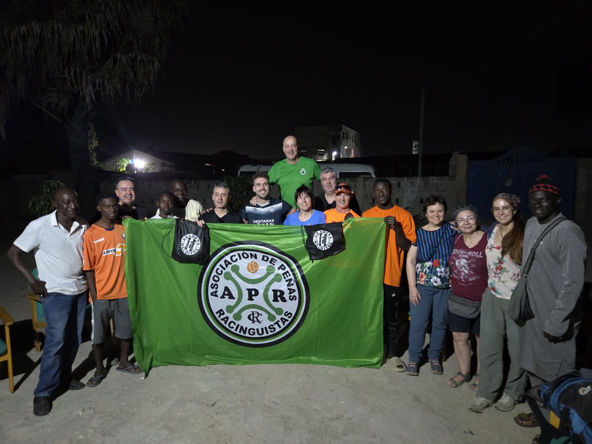APR_Racing's tweet photo. Llegó la expedición a Farato (Gambia) con todo el material deportivo, escolar y con la ayuda económica, con la cual, en los próximos días se pondrán manos a la obra la constitución de la casa de huérfanos 

Puedes seguir colaborando con la compra de papeletas hasta el domingo 22. https://t.co/K1sRVs7oy3