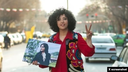 xxE6S7owCrgv3xW's tweet image. آن سنگها کمانه کرد و حیثیت  آمرانش  را فرو ریخت ! 
زمین چنین گرد است ...