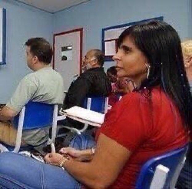 e quando a dre vai pedir pras lm investirem um pouco mais na educação delas também hein, gente? elas não acabaram de desrespeitar duas culturas de uma lapada só por "ignorância"?