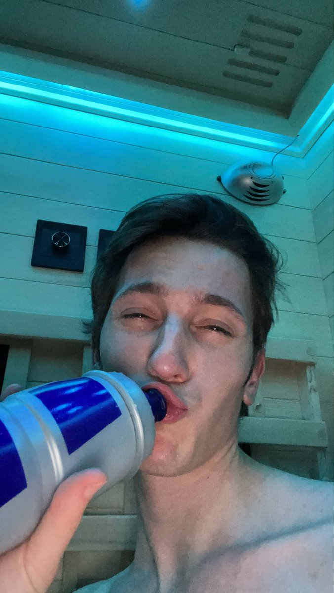 OfficialBoaster's tweet image. I forgot to post earlier!! 2-0 Vitality🥰

Crashies and winning a 1v1 to close out the map. Thanks for the early Valentine’s Day present❤️