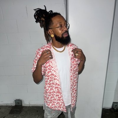 AwcwardMusic's tweet photo. #NewProfilePic https://t.co/kCDyMW5xJ2