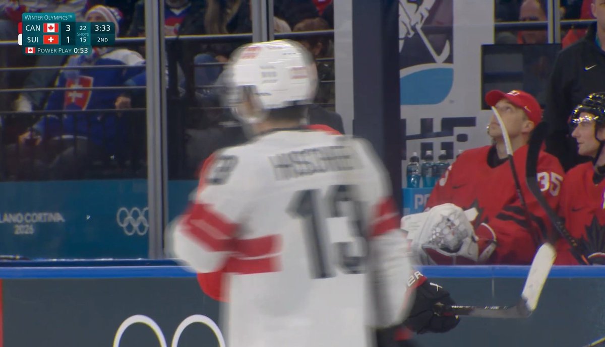 케일이찍으려고 캡눌렀는데 니코가 가림