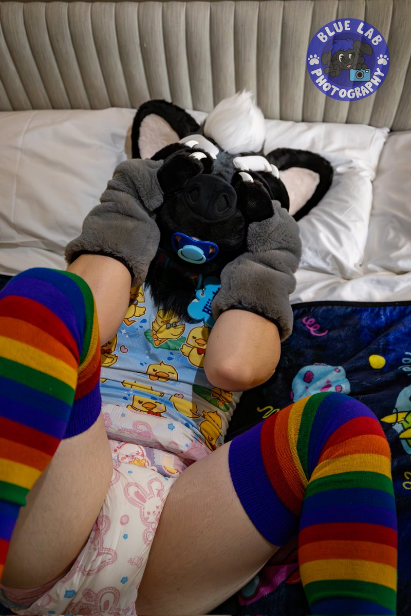 LilHijinks's tweet photo. Don't be scared of wetting the bed this #Friday13th!

📸: @CrinkleLab
👕: @OnesieDownunder
🩲: @ABUDiapers

#abdlcommunity #abdllifestyle #abdl #diaperlover #littlespace #babyfur https://t.co/dBtXkWJOHt