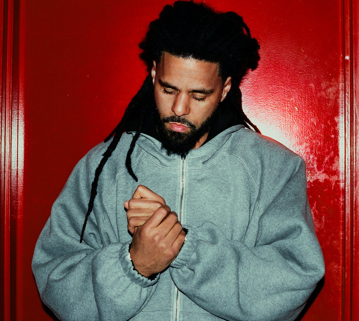 J. Cole’s ‘The Fall-Off’ is set to debut at #1 on the Billboard 200 with 291K first-week units 🏆

▫️ Cole's seventh #1 album
▫️ 115K in pure sales