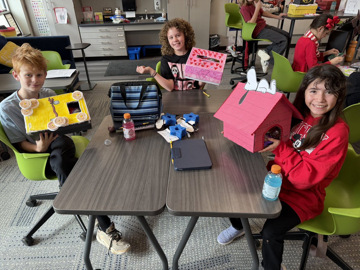 MrsAmberAxline's tweet photo. Happy Valentine’s Day!! #dcwest #5thgrade https://t.co/T0LToOYdON