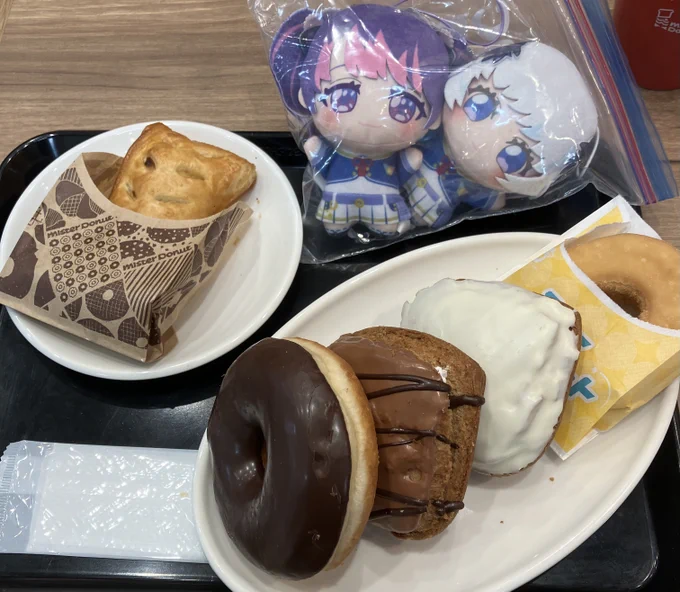 メエさん、ろいろさんへ 私が前回ミスドのドーナツビュッフェに行った際のデッキです、ご査収ください(当時の期間限定品も多いですが…) #メろメろい