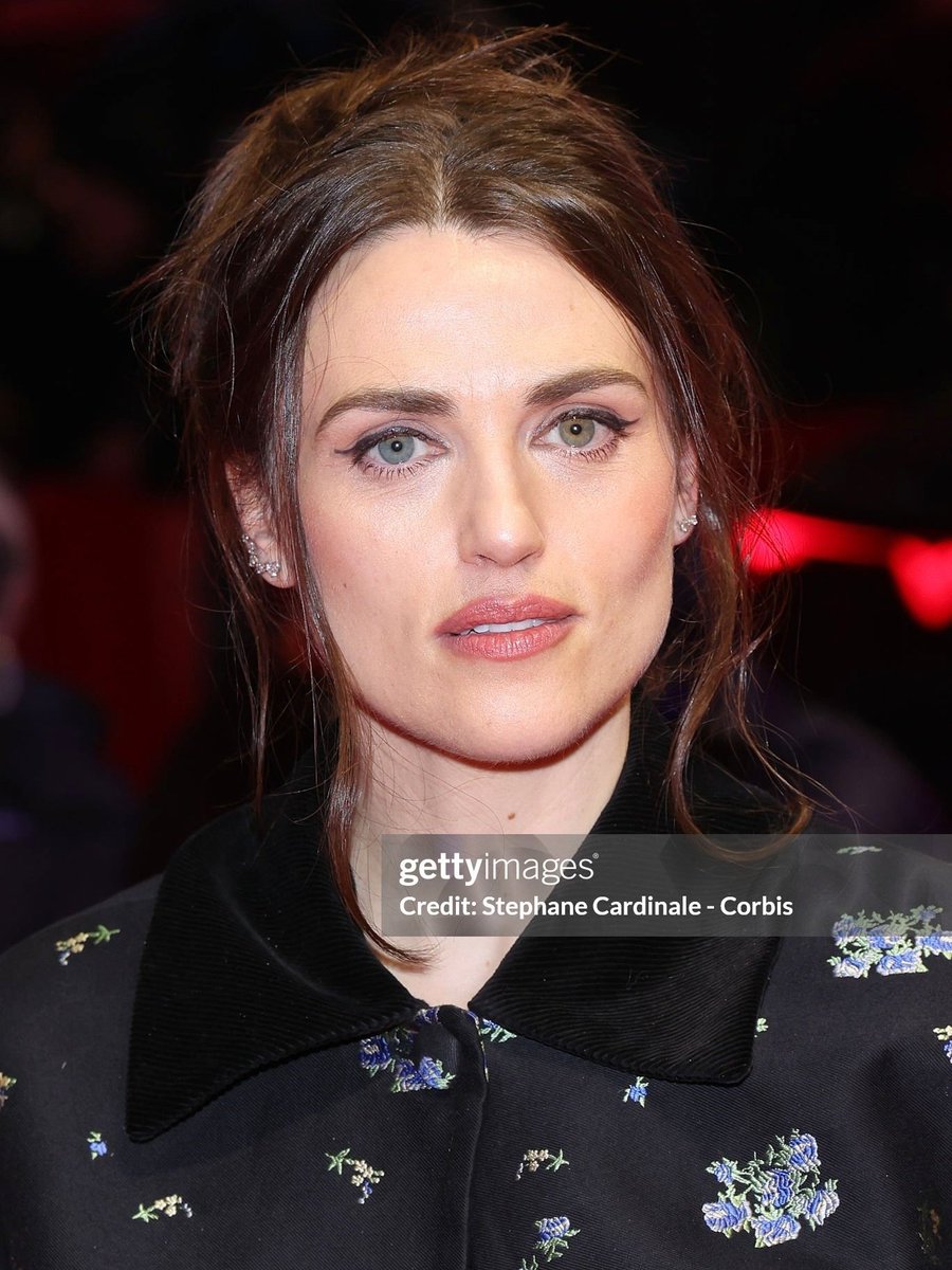 HER EYES SOMEONE SEDATE ME