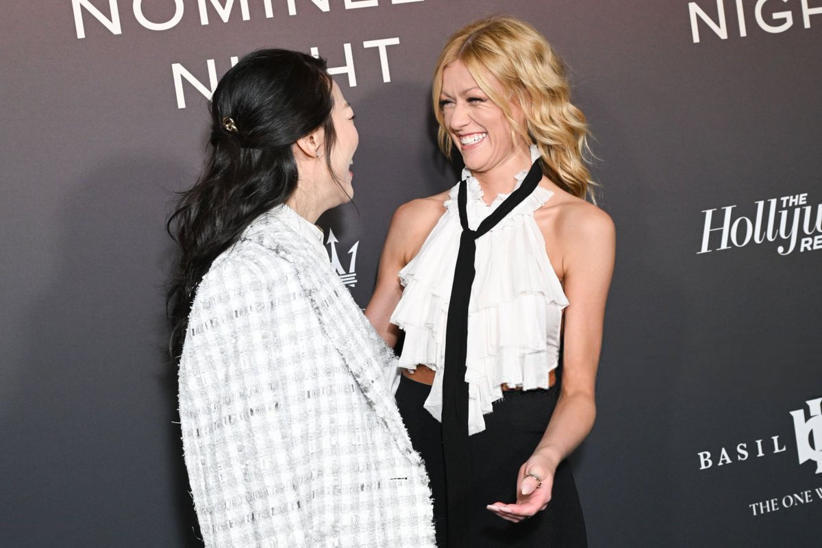 Amamos essa amizade 🖤 Kat McNamara e Arden Cho no evento da Hollywood Reporter nesta semana.