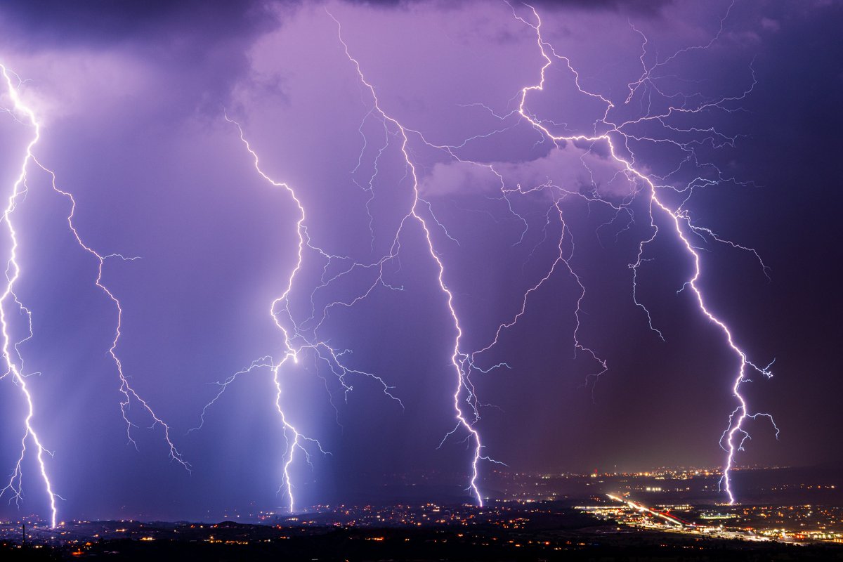 LoriGraceWX tweet media