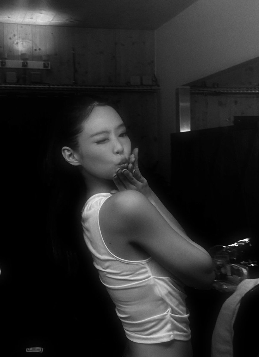 devotionov's tweet image. tenho vibe de primeiro amor, namorada possessiva, ficante premium ou esposa troféu?