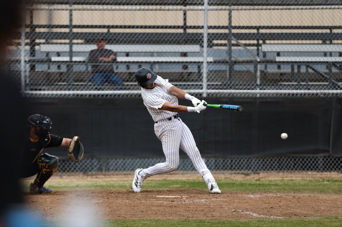 Howard Baseball tweet media