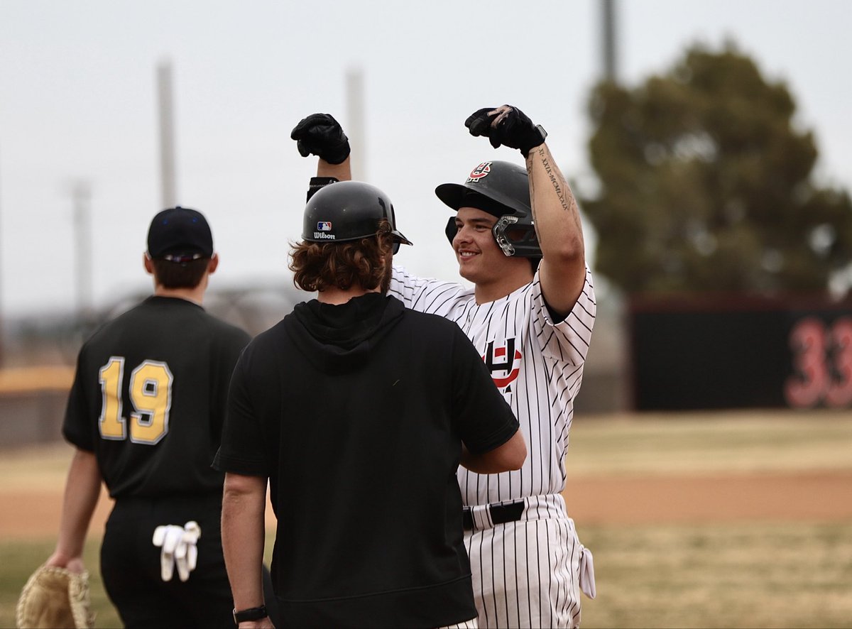 Howard Baseball tweet media