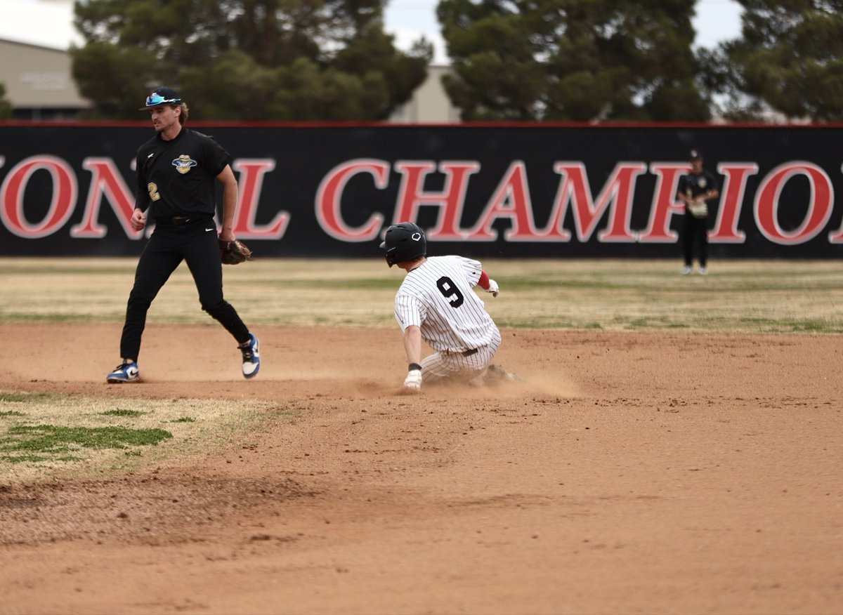Howard Baseball tweet media